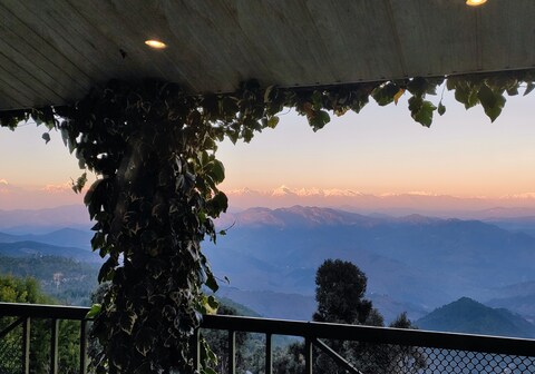 Hostie Casa Belle Vue 3 BHK Chalet in Almora