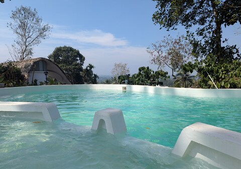 Earths Embrace | 2 Room Cabin with Pool