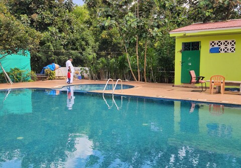 Southern Universal Farm House & Swimming Pool