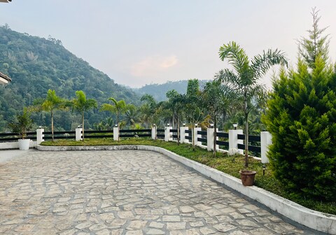 Monteluce Resorts