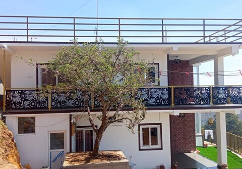 Cloud Cabin Inn Stay