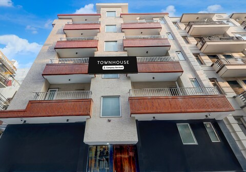 Super Townhouse Phase 3 DLF Cyber City