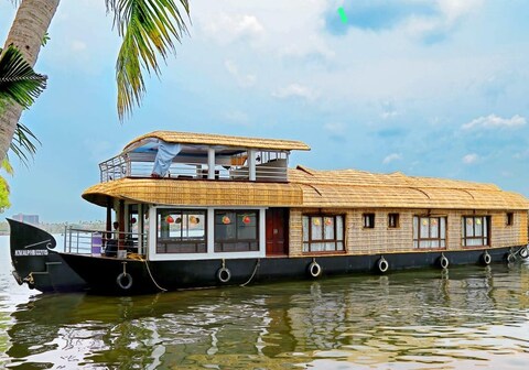 Lake India Houseboats