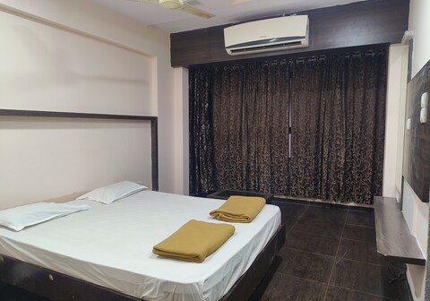 Shri Sai Hotel Ganpatipule