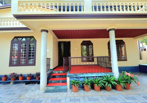 LITTLE HEAVEN SERVICED VILLA