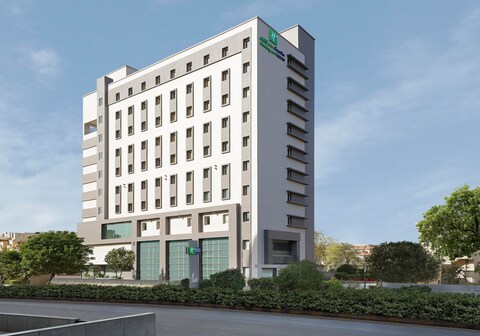 Holiday Inn Express Ahmedabad Prahlad Nagar
