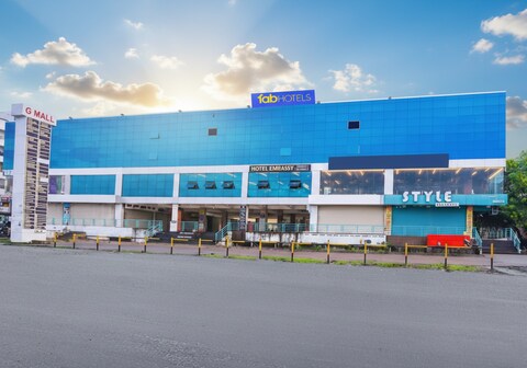 FabHotel Embassy - Nr. Amanora Mall, Pune