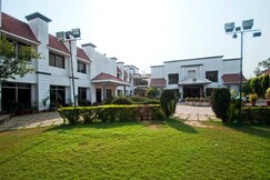 Charans Club & Resort, Lucknow Charans Club & Resort, Lucknow