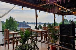 Hotel Sultan Residency Nigeen Lake, Srinagar Hotel Sultan Residency Nigeen Lake, Srinagar