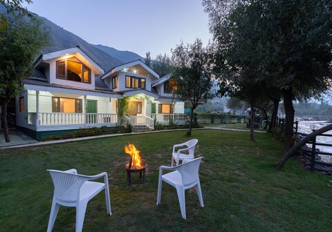 Water's Edge by VEO - Part of StayVista