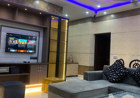 Aashirwad (Independent luxurious villa)