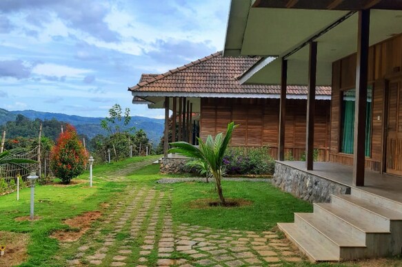 Dream Coconut Villa Resort