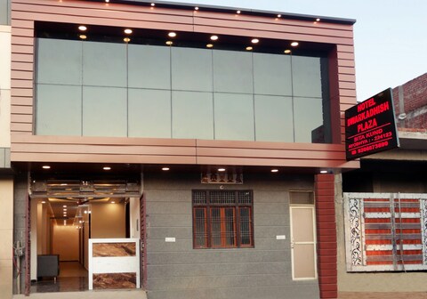 Hotel Dwarkadhish Plaza