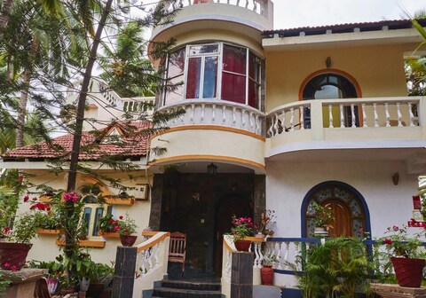 Aston Ajoy Home Comfort | Rooms & Kitchen