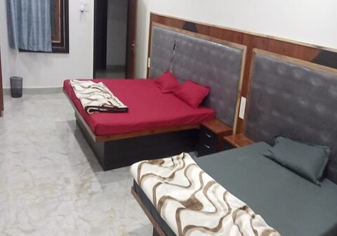 Vaibhav Hotel