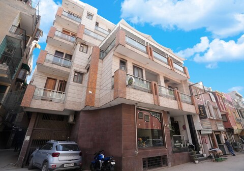 AR RESIDENCY @OKHLA VIHAR METRO STATION