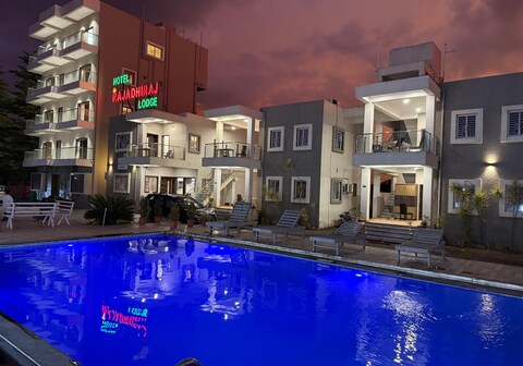 Hotel Rajadhiraj