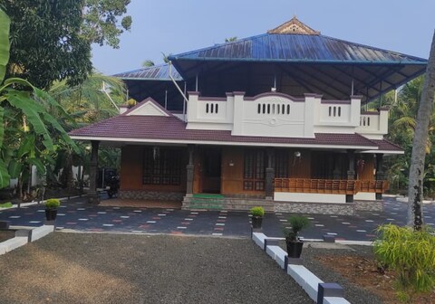 Josy's Vallayil House