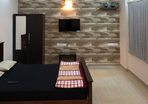 Ground floor Private studio Apt