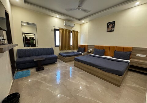 Hotel Shiv Inn By T And M Hotels