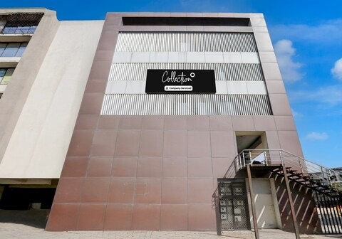 Collection O Palanpur Jakatnaka Formerly Hotel Martel