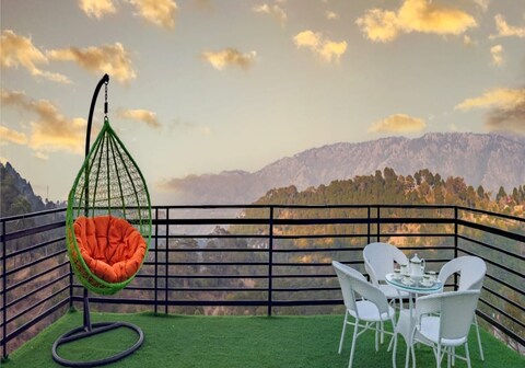 2Bhk Serviced Apt | Pvt Open Terrace | Kasauli By Exotic Stays