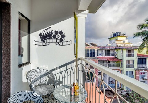 The Hollywood Studio | Free OTTs | 1Km to Beach | Pool