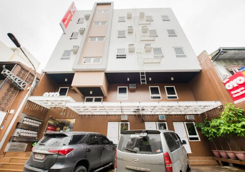 OYO 152 Sangco Condotel