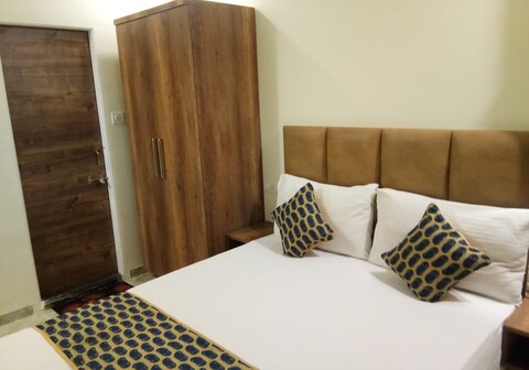 Skyline Homestay Rooms and Caretaker