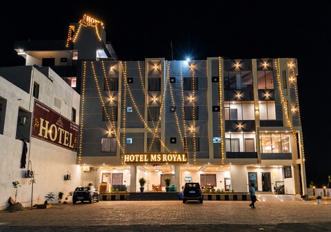 Hotel M S Royal