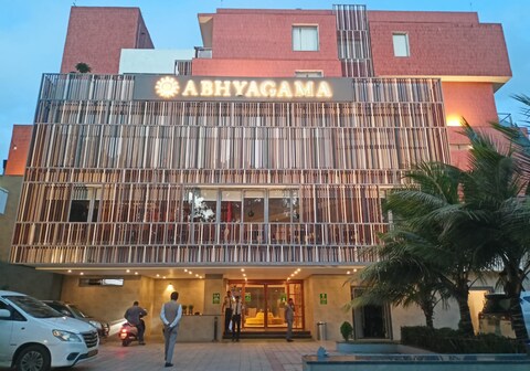 Abhyagama Hotel