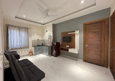 Back Stayz Laxman Jhula Apartments