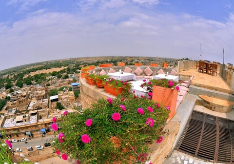 DEEPAK HOTEL & RESTAURANT