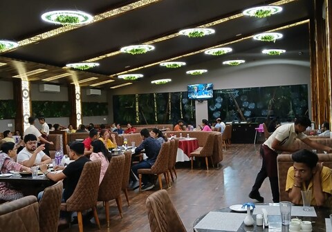 Krishna Hotel And Resort