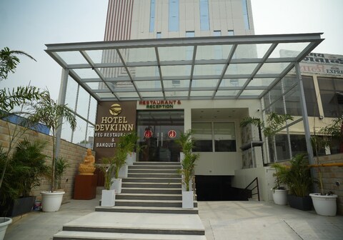 Hotel Devki Inn