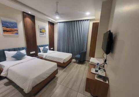 Hotel Valley, Statue of Unity