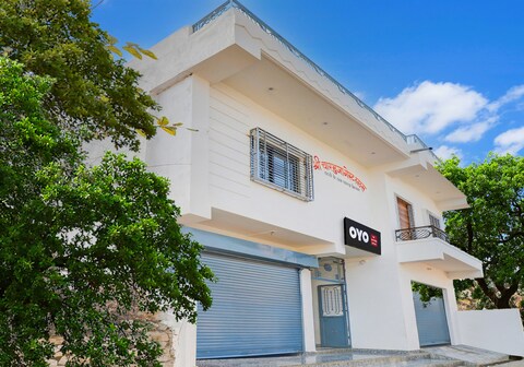 Hotel O Shree Charbhuja Guest House