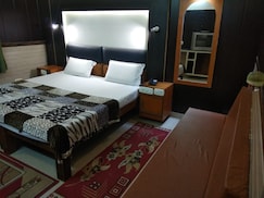 Aryan's Taj Resort, Agra Aryan's Taj Resort, Agra