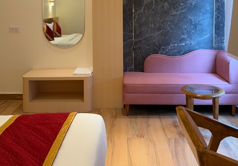 Hotel Samrat Sheraton