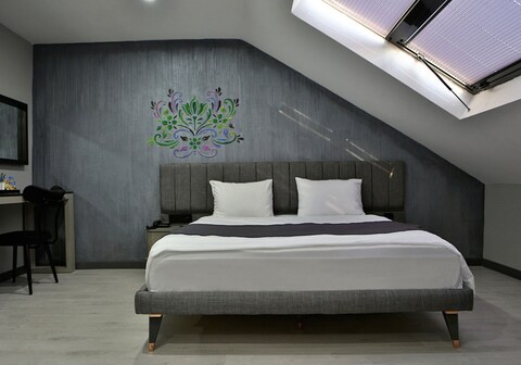 فلاي آند ستاي أيربورت هوتل