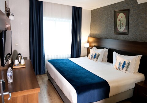 Rhiss Hotel Bostanci