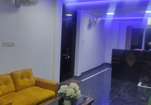 Hotel Holiday Inn by WB Inn