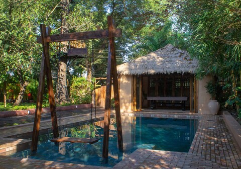 SaffronStays Kapok House