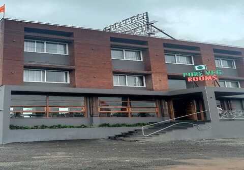 Hotel Grand Vintage Resto And Lodging