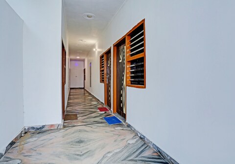 Hotel O Parvesh