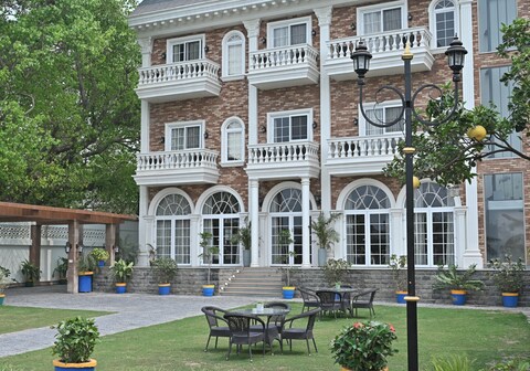 Dharm Resort