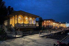 Shahbaaz Group of Houseboats, Srinagar Shahbaaz Group of Houseboats, Srinagar