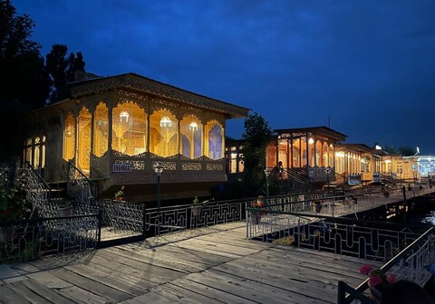 Shahbaaz Group of Houseboats