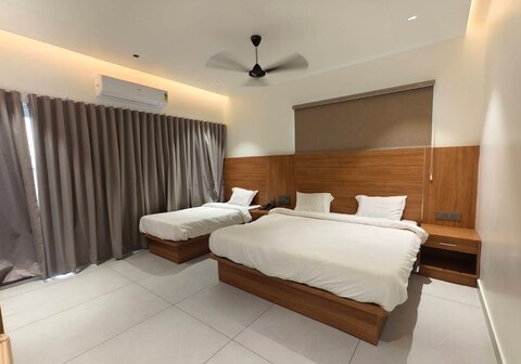 Silver Moon Home Stay