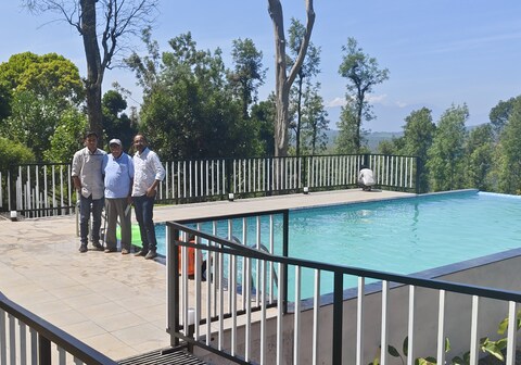 CLIF TEA BUNGLOW RESORT